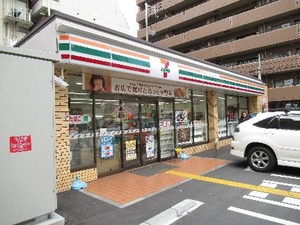 セブンイレブン大阪難波中3丁目南店：229m