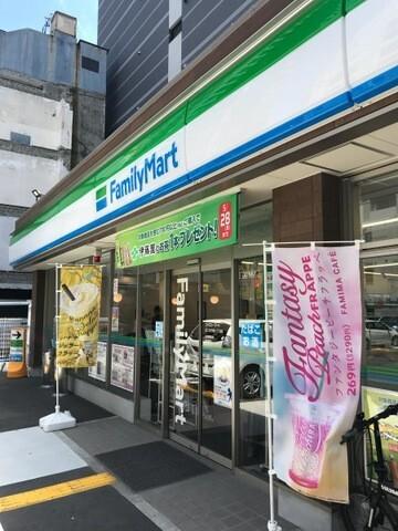 ファミリーマート北久宝寺町一丁目店：121m