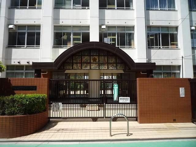 大阪市立吉野小学校：602m