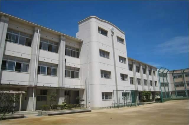 大阪市立新豊崎中学校：758m