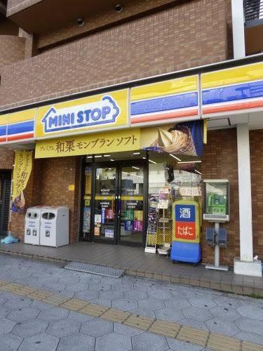 ミニストップ北堀江店：90m