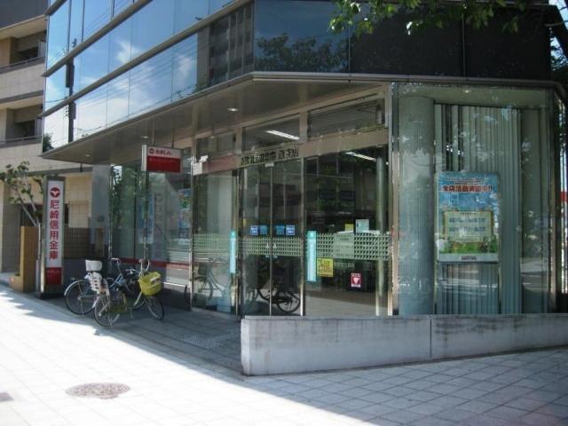 尼崎信用金庫港支店：211m