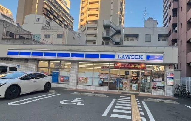 ローソン桜川駅前店：156m