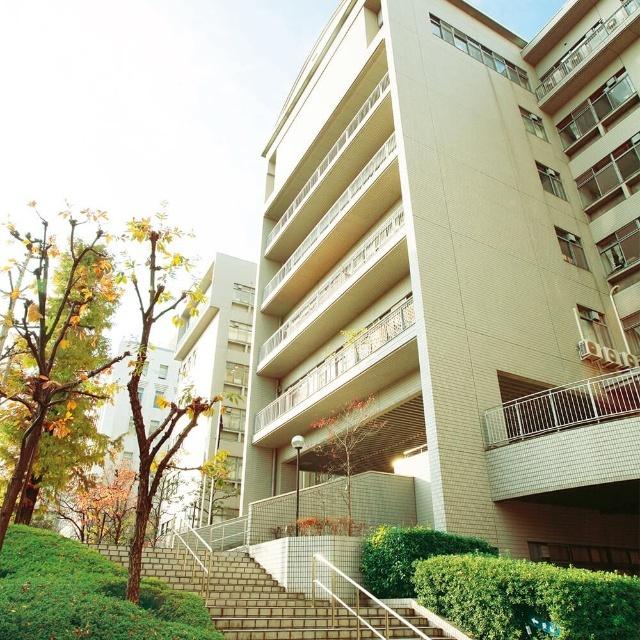 大阪府立大手前高校：674m