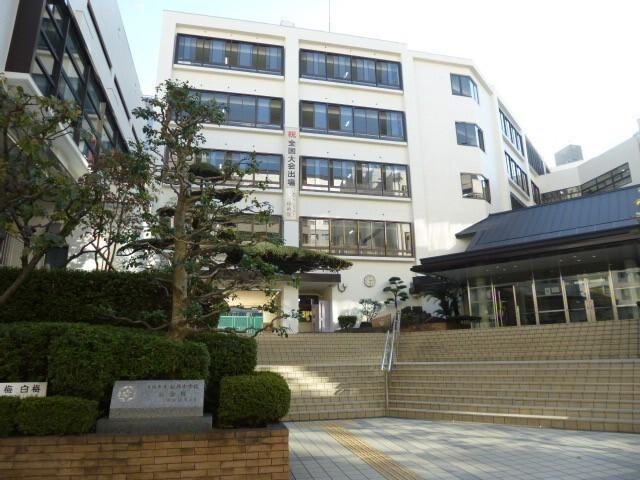 大阪市立東中学校：220m