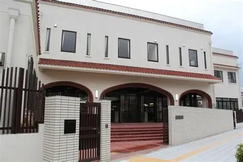 大阪市立栄小学校：428m