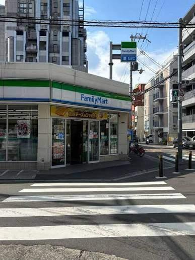 ファミリーマート天六本庄東店：159m