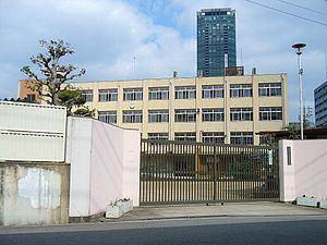 大阪市立上福島小学校：1145m