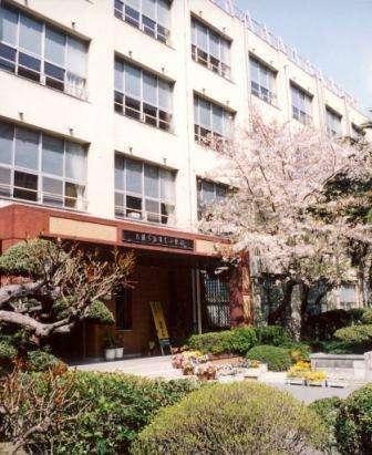 大阪市立日吉小学校：294m
