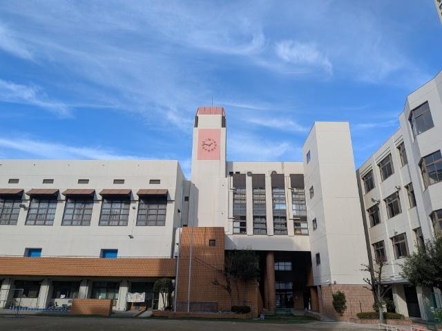 大阪市立南小学校：831m