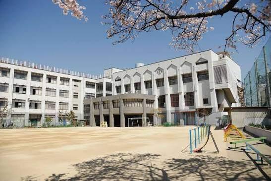 大阪市立本田小学校：346m