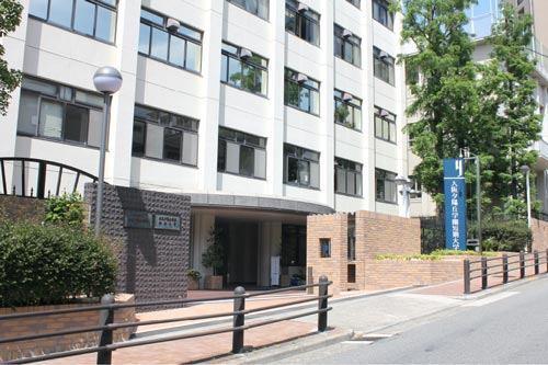大阪夕陽丘学園短期大学図書館：599m