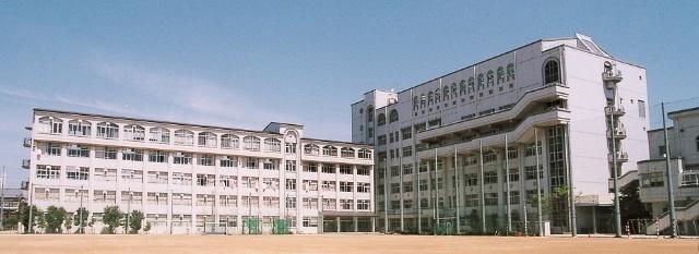 私立大阪夕陽丘学園高校：488m