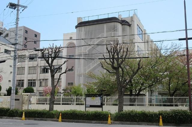 大阪市立西中学校：790m