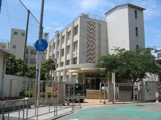 大阪市立九条東小学校：428m