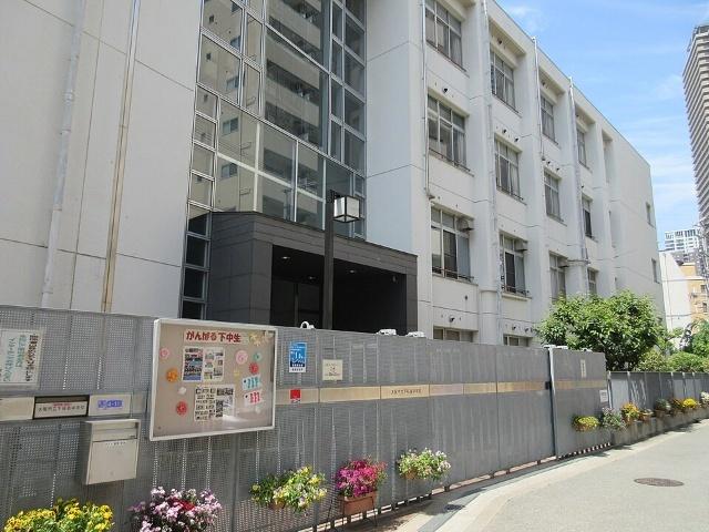大阪市立下福島中学校：454m