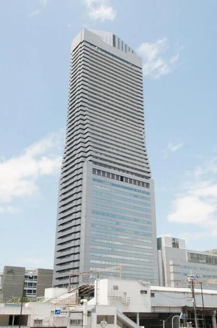 大阪ベイタワー：1142m
