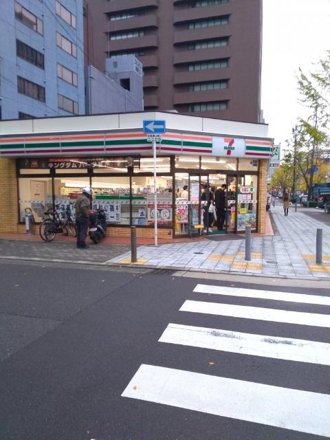 セブンイレブン大阪新町2丁目店：167m