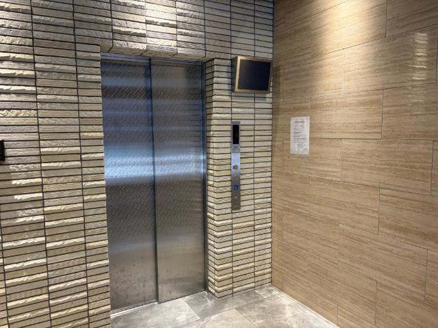 大阪市西区千代崎マンション エントランス