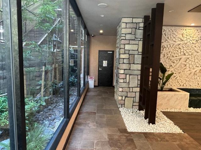 大阪市中央区安土町マンション エントランス