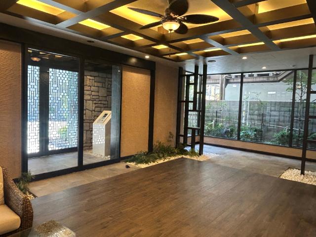大阪市中央区安土町マンション エントランス