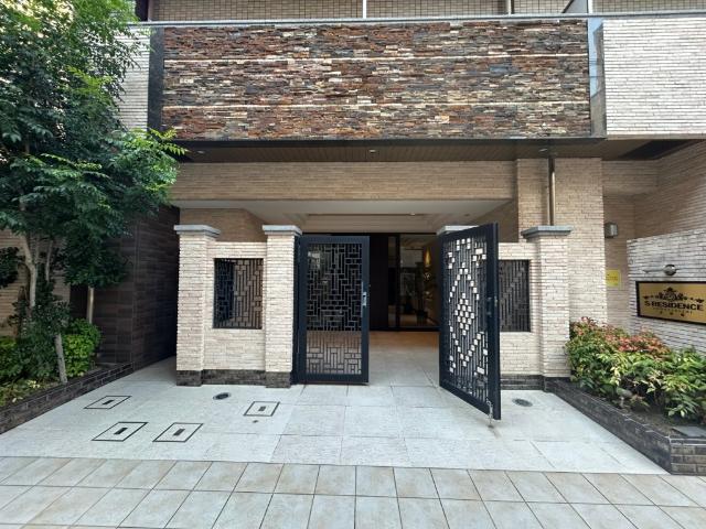 大阪市中央区淡路町マンション エントランス