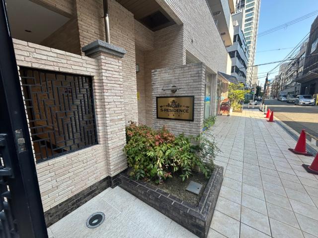 大阪市中央区淡路町マンション エントランス