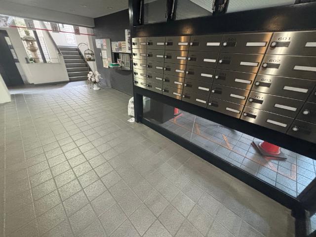 大阪市中央区内久宝寺町マンション エントランス