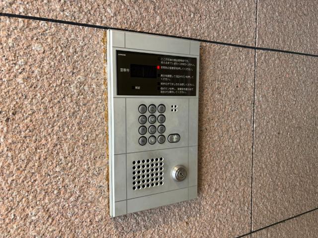大阪市中央区博労町マンション エントランス
