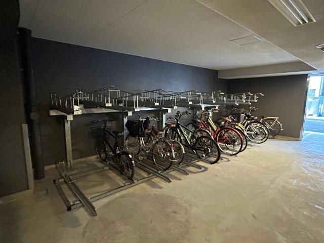 大阪市中央区南本町マンション 駐車場