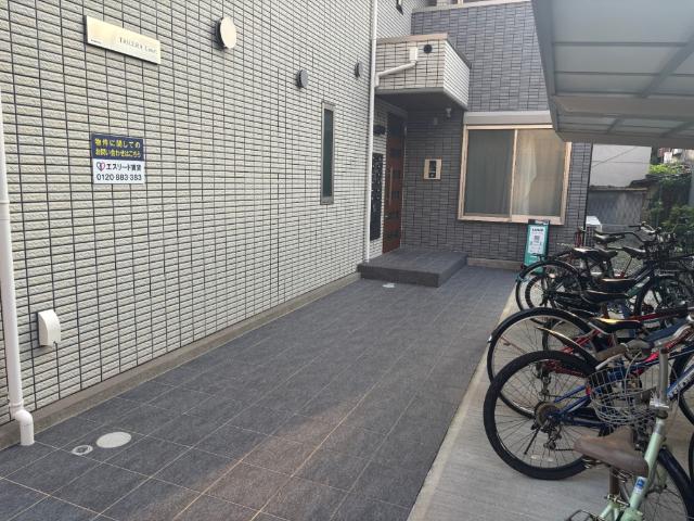 大阪市中央区上本町西マンション エントランス
