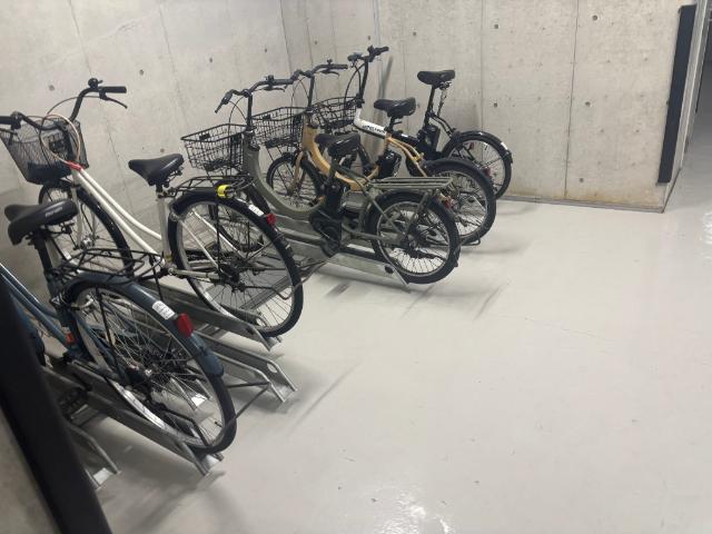 大阪市中央区上本町西マンション 駐車場