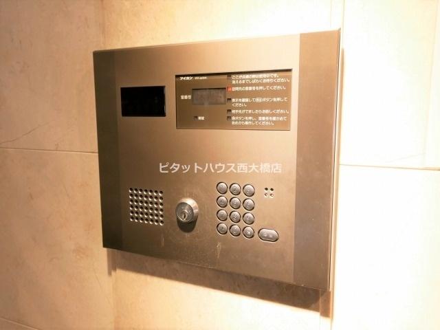大阪市中央区上本町西マンション エントランス