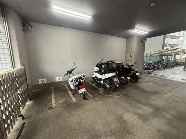 大阪市浪速区恵美須西マンション 駐車場