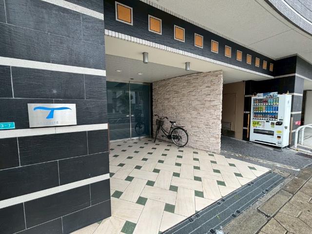 大阪市浪速区日本橋マンション エントランス