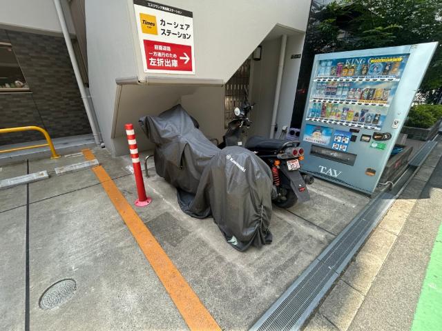 ES-Grande Minamimorimachi 駐車場