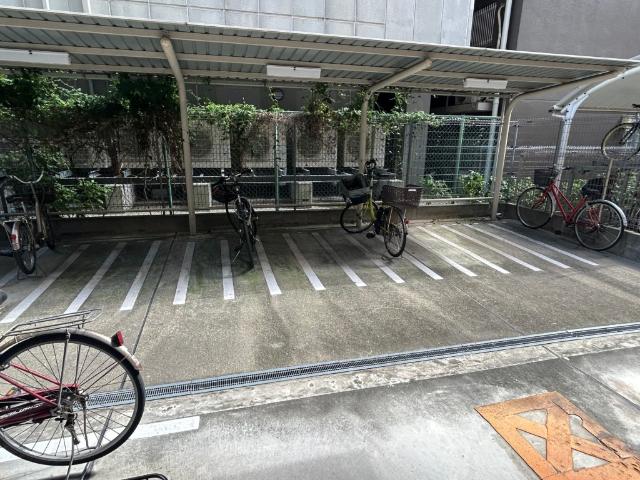 セントアミール南久宝寺 駐車場