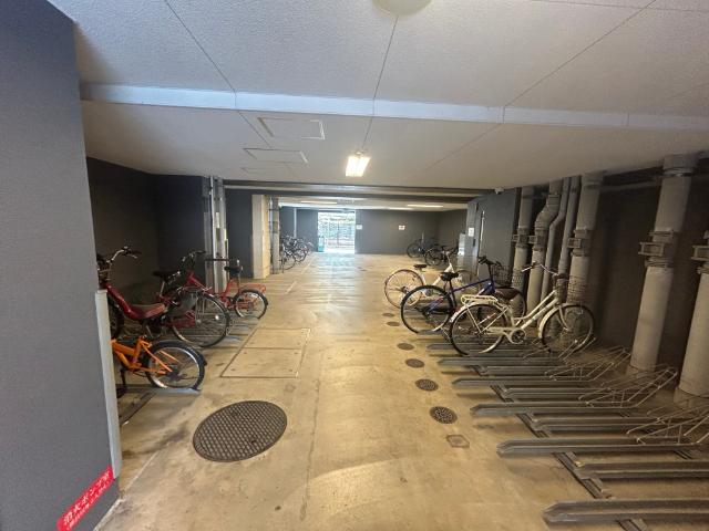 プレサンス梅田東アルファ 駐車場