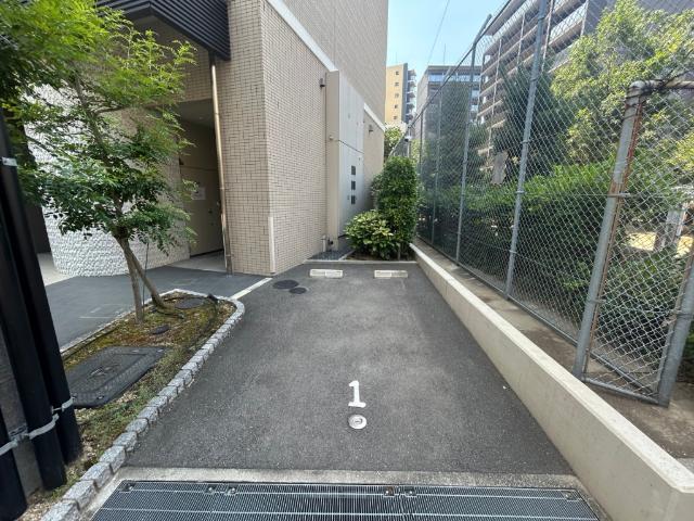 大阪市北区西天満マンション 駐車場
