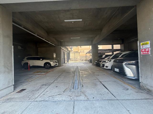 大阪市西区北堀江マンション 駐車場
