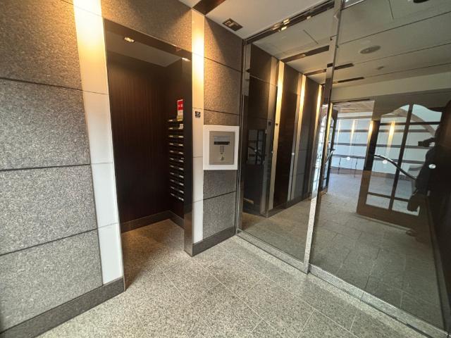 大阪市西区阿波座マンション エントランス