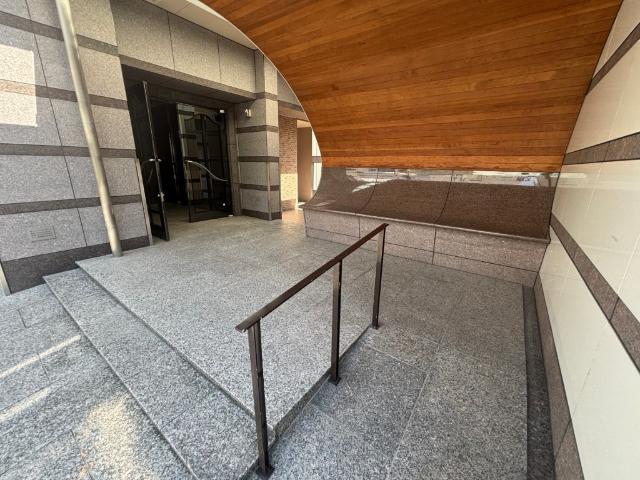 大阪市西区阿波座マンション エントランス