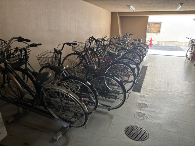 大阪市港区市岡マンション 駐車場