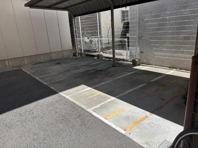 大阪市港区市岡マンション 駐車場