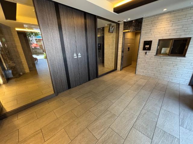 大阪市港区市岡マンション エントランス