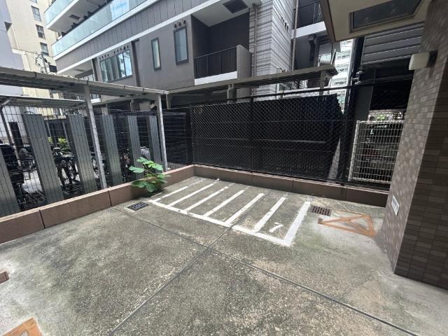 大阪市西区西本町マンション 駐車場
