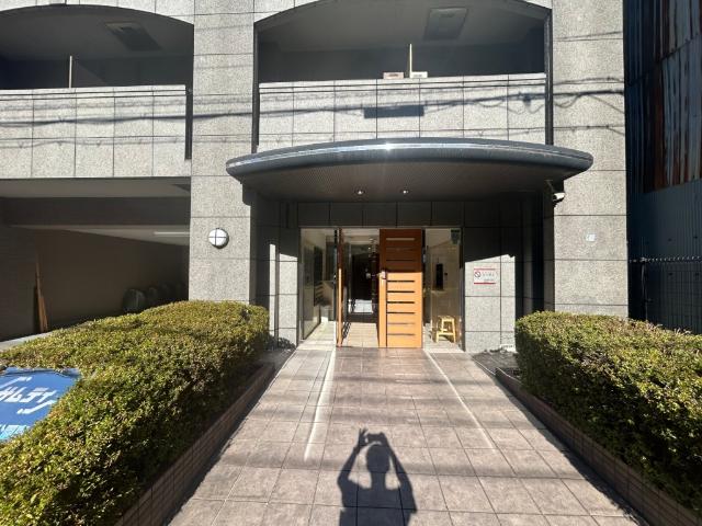 大阪市中央区内淡路町マンション エントランス
