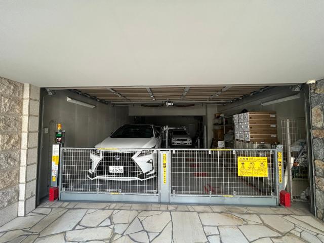 大阪市中央区博労町マンション 駐車場
