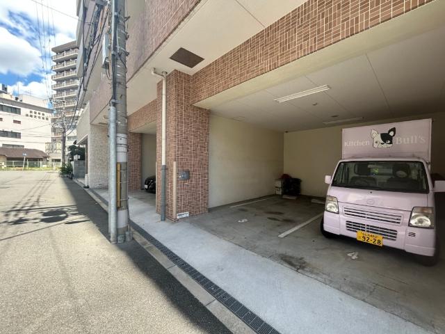 スプランディッド難波2 駐車場