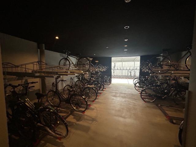 S-RESIDENCE難波大国町Deux 駐車場